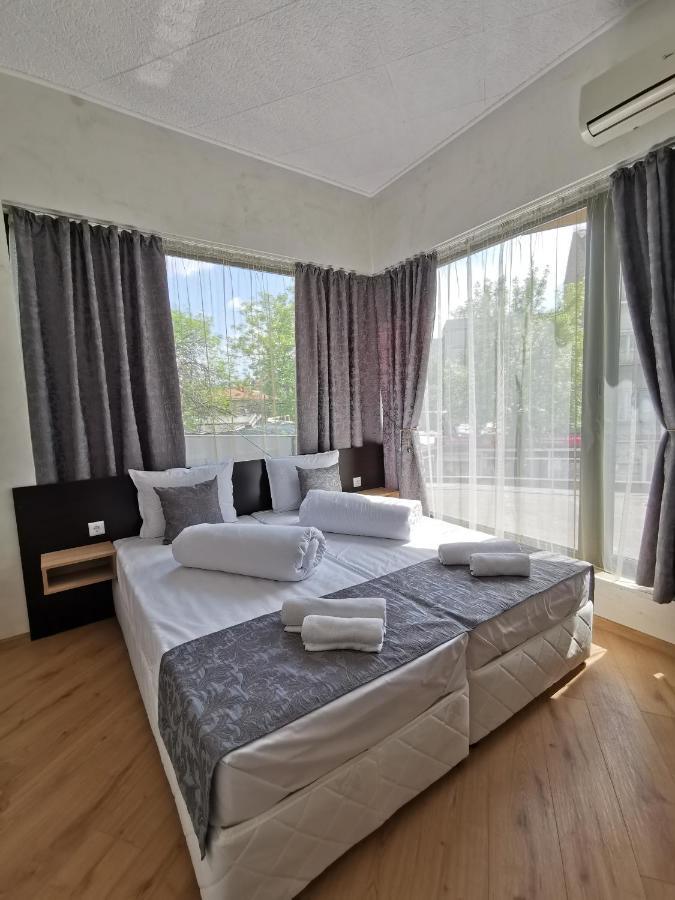 Hotel Swiss Shumen Exterior photo